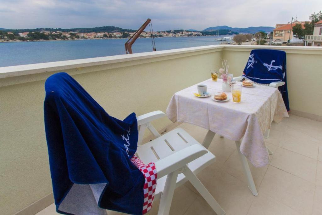 Riva 2 Apartment Krapanj Luaran gambar