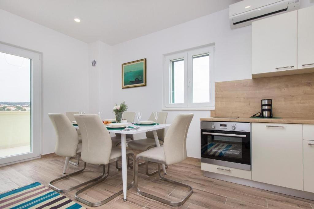 Riva 2 Apartment Krapanj Luaran gambar