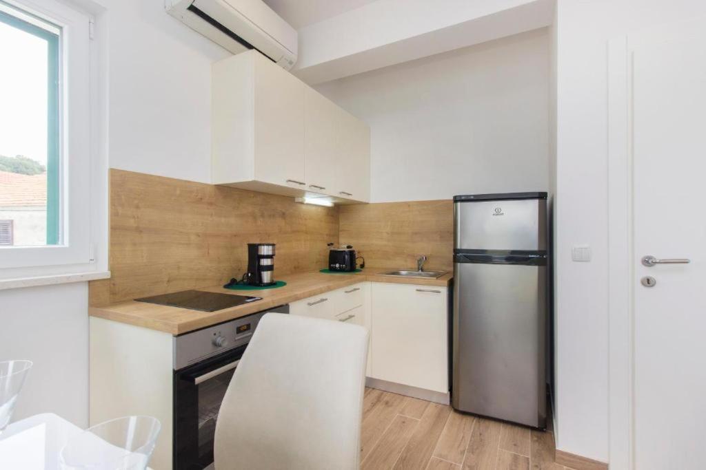 Riva 2 Apartment Krapanj Luaran gambar