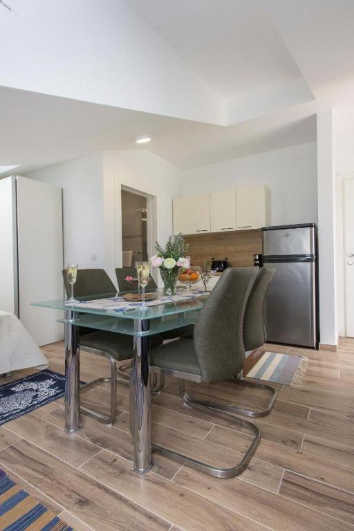 Riva 2 Apartment Krapanj Luaran gambar