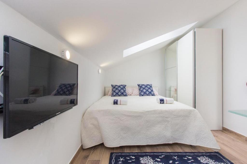 Riva 2 Apartment Krapanj Luaran gambar