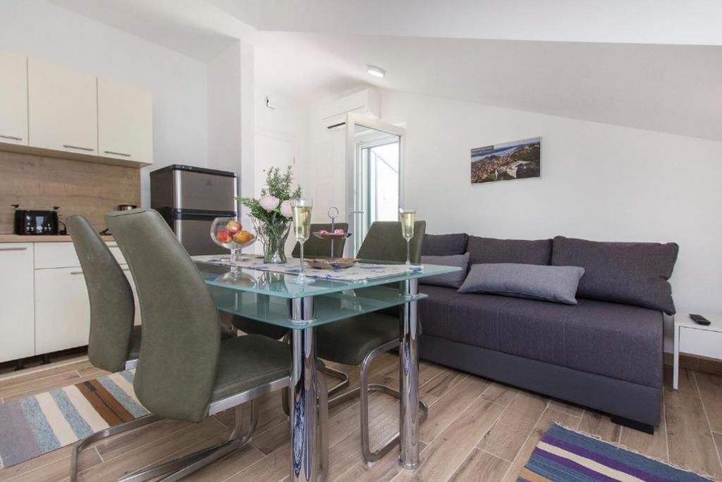 Riva 2 Apartment Krapanj Luaran gambar