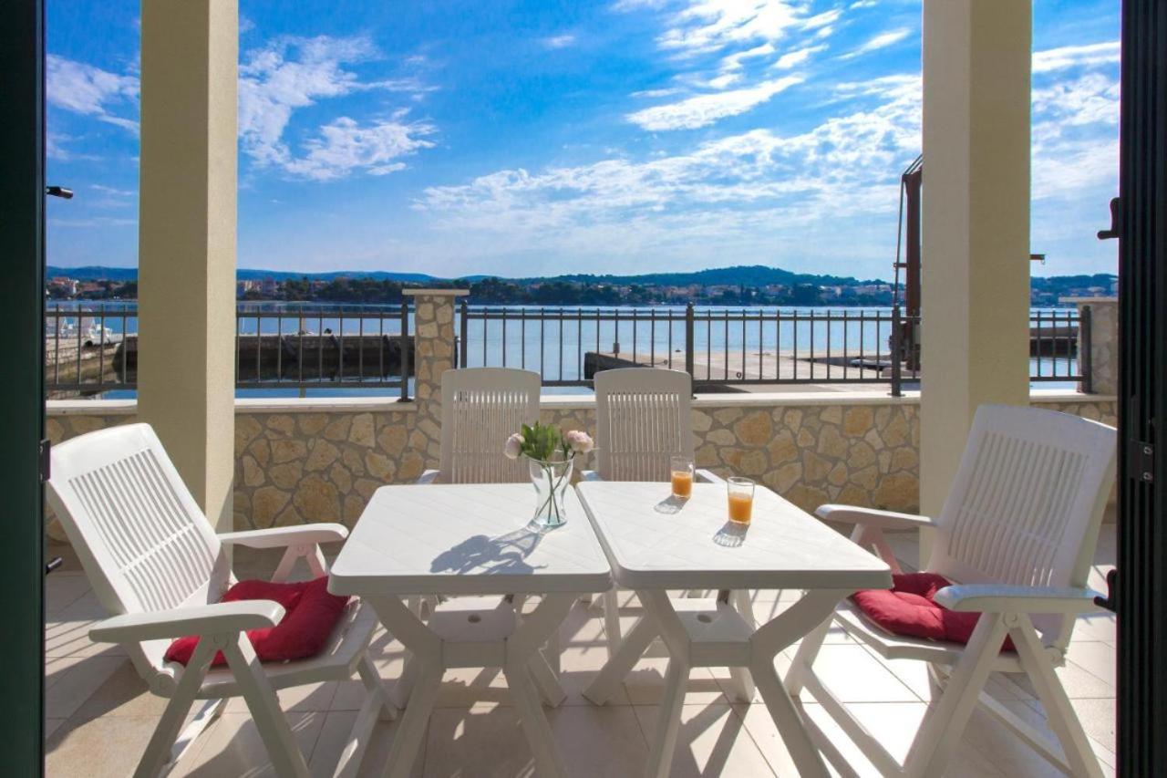 Riva 2 Apartment Krapanj Luaran gambar