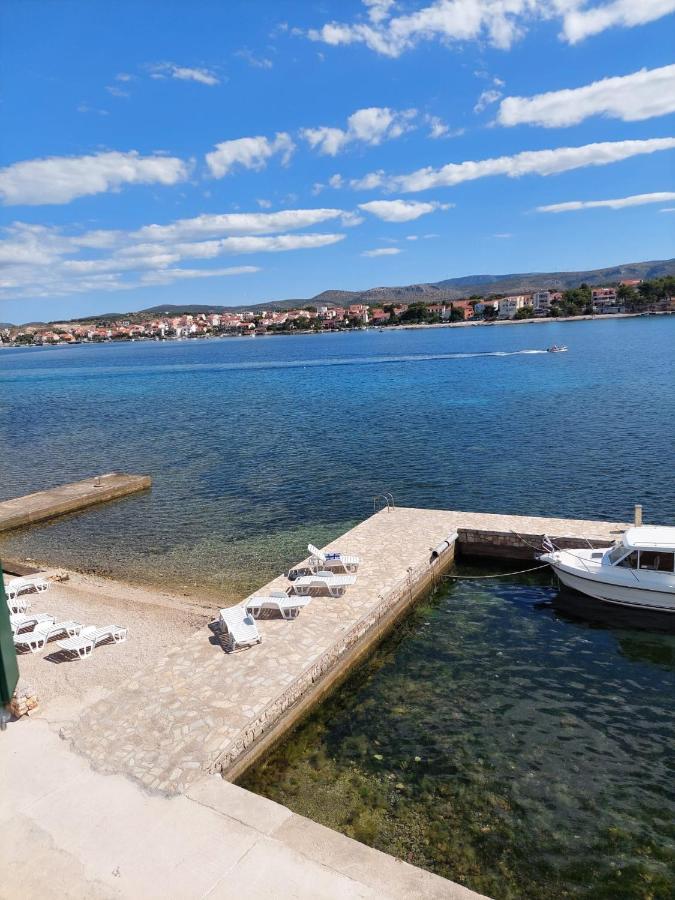 Riva 2 Apartment Krapanj Luaran gambar