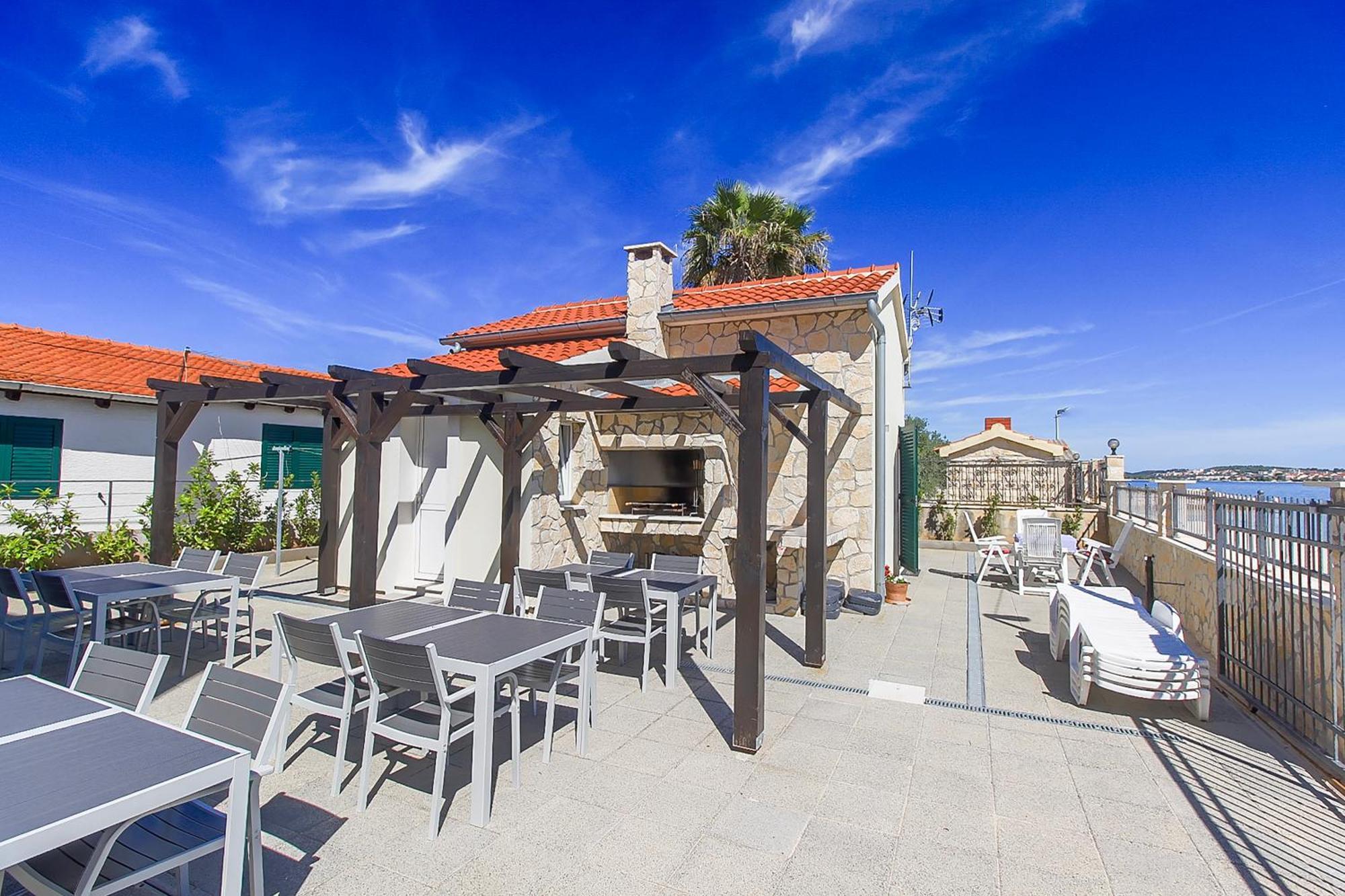 Riva 2 Apartment Krapanj Luaran gambar